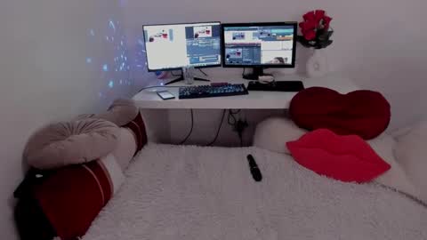 Snapshot of aryahunt chatting on 02/19/25, 11:28 Arianacustom videos available for sale try my special vibes 112233111222333 private copy at request online show from 02/19/25, 11:28