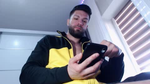 Snapshot of aryanaian1 chatting on 01/23/25, 10:22 AryanAian1 online show from 01/23/25, 10:22