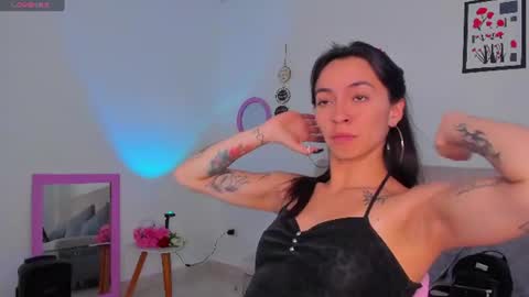Snapshot of aryane_art_ chatting on 07/11/26, 11:06 carol online show from 07/11/26, 11:06
