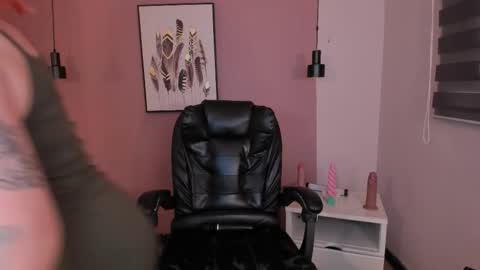 Asami  online show from 10/25/25, 08:25