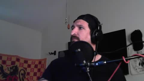 Snapshot of asanator101 chatting on 09/22/25, 05:04 devilPup75 online show from 09/22/25, 05:04