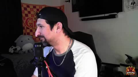 Snapshot of asanator101 chatting on 09/28/25, 12:49 devilPup75 online show from 09/28/25, 12:49
