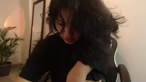 Snapshot of asaray_t chatting on 05/30/26, 01:03 Saray online show from 05/30/26, 01:03