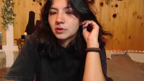 Snapshot of asaray_t chatting on 06/06/26, 01:21 Saray online show from 06/06/26, 01:21