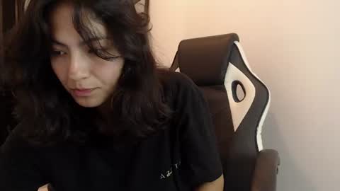 Snapshot of asaray_t chatting on 06/11/26, 02:53 Saray online show from 06/11/26, 02:53