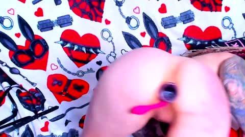 Snapshot of ash_dest1ny chatting on 12/23/24, 08:57 Ash online show from 12/23/24, 08:57