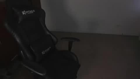 ash_smith1 online show from 12/12/24, 10:31