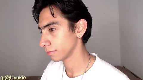 Snapshot of ash_v1 chatting on 10/14/25, 12:22 Ash online show from 10/14/25, 12:22