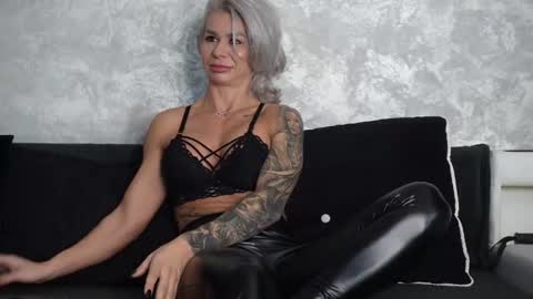 Asha online show from 11/01/25, 07:21