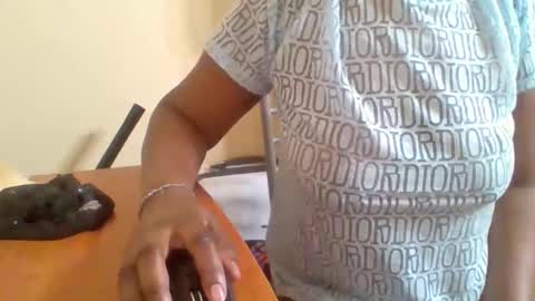 Snapshot of ashanty002 chatting on 03/15/26, 06:52 ashanty002 online show from 03/15/26, 06:52