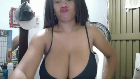 Snapshot of ashanty_1012 chatting on 06/18/26, 10:47 ashanty_1012 online show from 06/18/26, 10:47