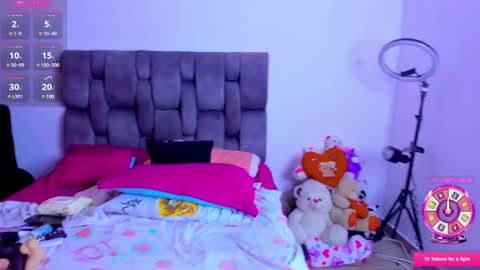 Snapshot of ashelydainii chatting on 12/23/24, 08:03 Dainii INSTAGRAM MANELLYANGEL online show from 12/23/24, 08:03
