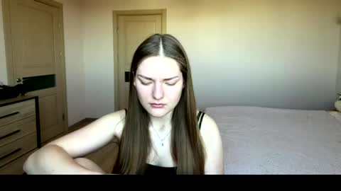 Snapshot of ashelymelaro chatting on 05/11/26, 09:59 Mila online show from 05/11/26, 09:59