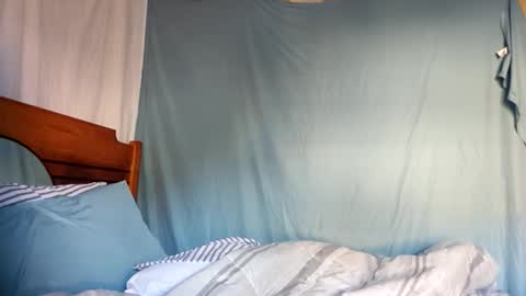 Ashelynn Grey online show from 10/22/25, 01:44