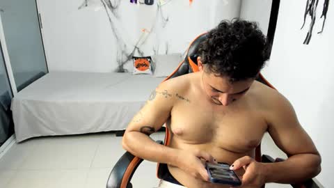 Snapshot of ashlan_king chatting on 11/10/25, 02:54 ashlan_king online show from 11/10/25, 02:54