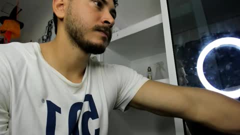 Snapshot of ashlan_king chatting on 11/15/25, 12:23 ashlan_king online show from 11/15/25, 12:23