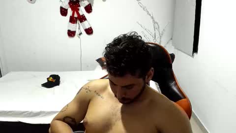 Snapshot of ashlan_king chatting on 12/17/25, 04:07 ashlan_king online show from 12/17/25, 04:07