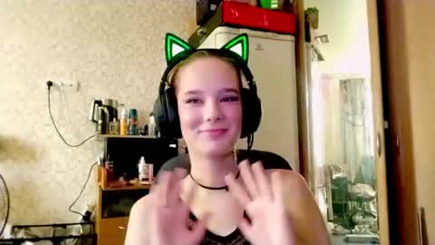 Snapshot of ashleenishimura chatting on 08/07/26, 09:44 Aust online show from 08/07/26, 09:44