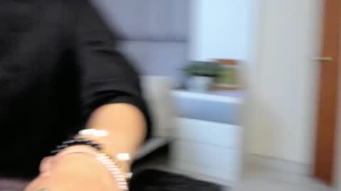 Carolina  online show from 01/05/25, 10:19