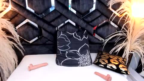 ashley_7777 online show from 03/01/25, 06:00