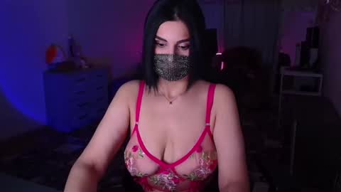   Yasmina   online show from 12/06/24, 04:58