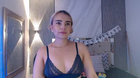 Snapshot of ashley__tylor chatting on 04/28/26, 08:25 ashley__tylor online show from 04/28/26, 08:25
