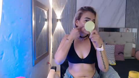 Snapshot of ashley__tylor chatting on 05/13/26, 04:15 ashley__tylor online show from 05/13/26, 04:15