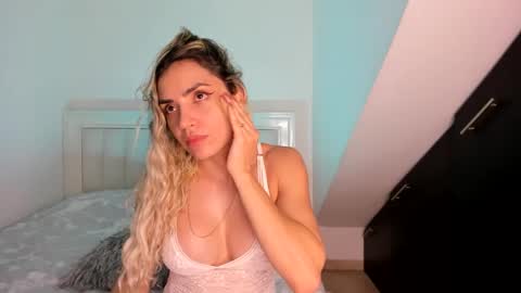 Snapshot of ashley_blair chatting on 12/24/24, 12:00 ashley_blair online show from 12/24/24, 12:00