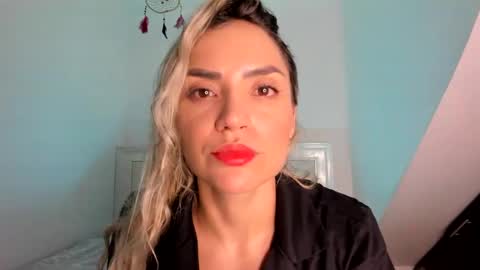 Snapshot of ashley_blair chatting on 12/25/24, 12:27 ashley_blair online show from 12/25/24, 12:27