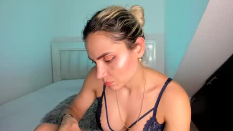 Snapshot of ashley_blair chatting on 12/31/24, 10:45 ashley_blair online show from 12/31/24, 10:45