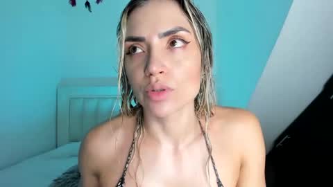 Snapshot of ashley_blair chatting on 01/02/25, 08:46 ashley_blair online show from 01/02/25, 08:46