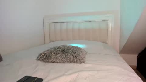 Snapshot of ashley_blair chatting on 01/12/25, 05:54 ashley_blair online show from 01/12/25, 05:54