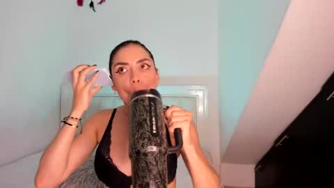 Snapshot of ashley_blair chatting on 01/26/25, 09:29 ashley_blair online show from 01/26/25, 09:29