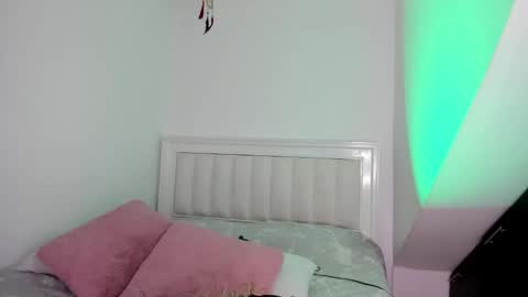 Snapshot of ashley_blair chatting on 12/19/25, 09:55 ashley_blair online show from 12/19/25, 09:55