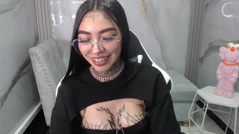 Snapshot of ashley_blum_v chatting on 10/09/25, 08:07 ashley_blum_v online show from 10/09/25, 08:07