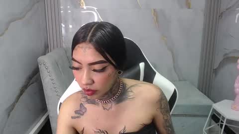 Snapshot of ashley_blum_v chatting on 10/12/25, 12:59 ashley_blum_v online show from 10/12/25, 12:59