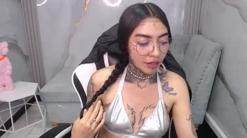 Snapshot of ashley_blum_v chatting on 10/31/25, 01:17 ashley_blum_v online show from 10/31/25, 01:17