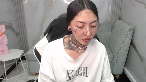 Snapshot of ashley_blum_v chatting on 11/12/25, 08:52 ashley_blum_v online show from 11/12/25, 08:52