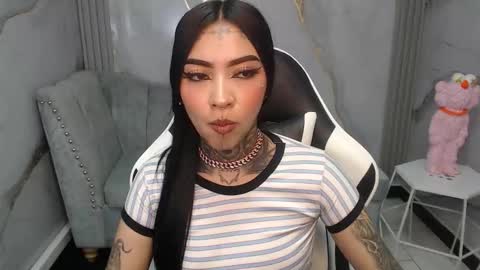 Snapshot of ashley_blum_v chatting on 11/19/25, 08:31 ashley_blum_v online show from 11/19/25, 08:31