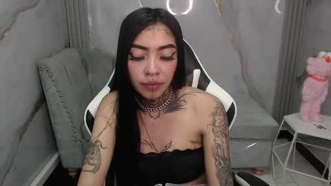 Snapshot of ashley_blum_v chatting on 11/24/25, 01:16 ashley_blum_v online show from 11/24/25, 01:16