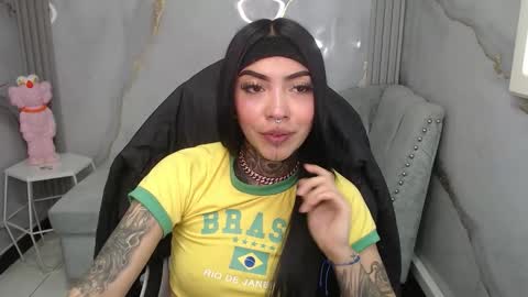 Snapshot of ashley_blum_v chatting on 12/15/25, 08:35 ashley_blum_v online show from 12/15/25, 08:35