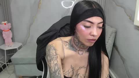 Snapshot of ashley_blum_v chatting on 12/17/25, 08:15 ashley_blum_v online show from 12/17/25, 08:15