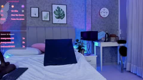 Snapshot of ashley_bruche chatting on 02/22/25, 03:25 Ashleyy online show from 02/22/25, 03:25