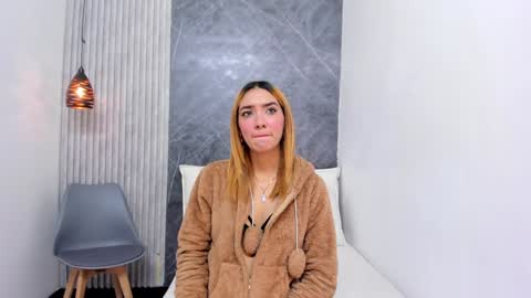 Snapshot of ashley_miller26 chatting on 01/26/25, 12:01 ashley_miller26 online show from 01/26/25, 12:01