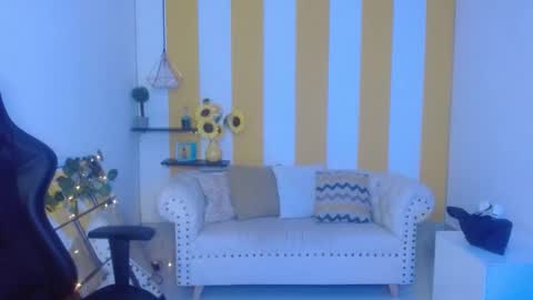 Snapshot of ashley_tattoo chatting on 03/07/25, 10:43 ashley online show from 03/07/25, 10:43