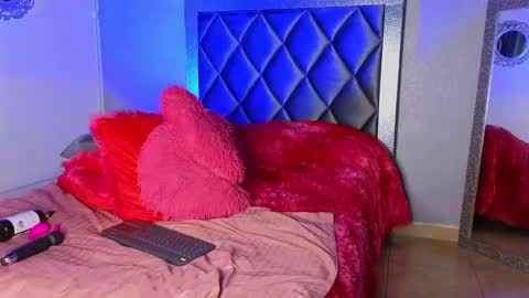 Snapshot of ashleybrend chatting on 01/11/25, 11:56 CAMILA online show from 01/11/25, 11:56