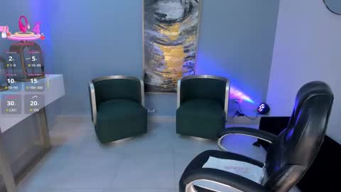 Ashley Jhonson  online show from 11/25/25, 08:20