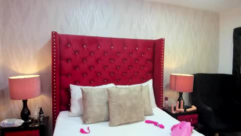 AshleyRoberh online show from 10/20/25, 11:38