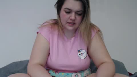 Snapshot of ashleyrosee_ chatting on 02/21/25, 12:16 Anite online show from 02/21/25, 12:16