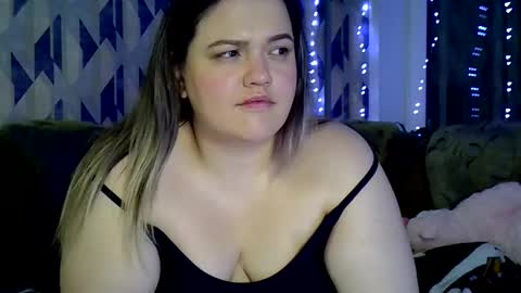 Snapshot of ashleyrosee_ chatting on 10/28/25, 02:31 Anite online show from 10/28/25, 02:31